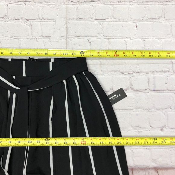 NWT Haute Monde Women Shorts with Skirt Size Small Stripes B237 -12 - Picture 4 of 16